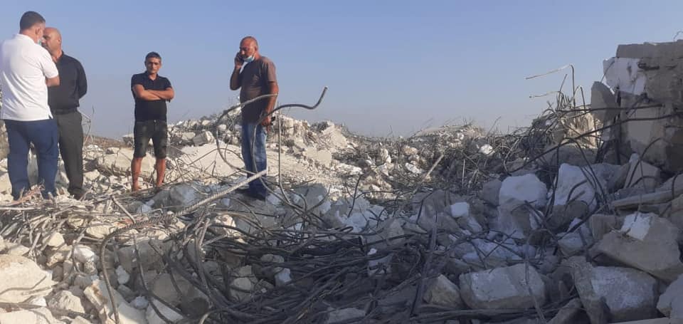 Les bulldozers d’occupation détruisent la salle des mariages au sud de Tulkarem