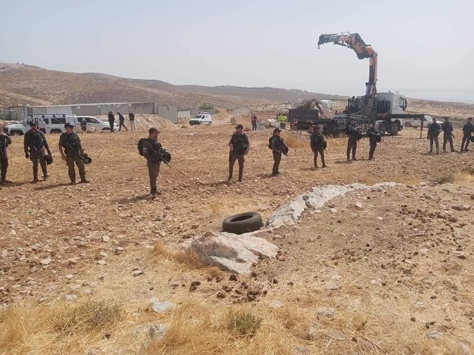 L'occupation démantèle 4 tentes et les saisit au sud d'Hébron