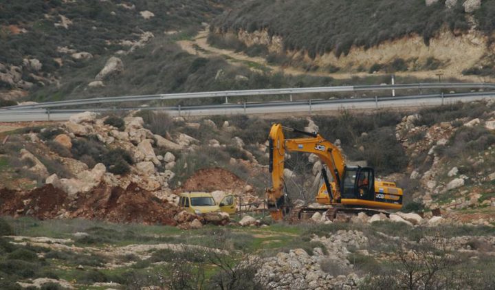 Les forces israéliennes rasent des terres près d’Hébron
