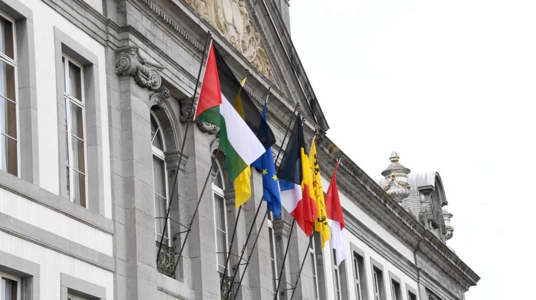 Drapeau palestinien hissé au siège de la municipalité belge de Tournai