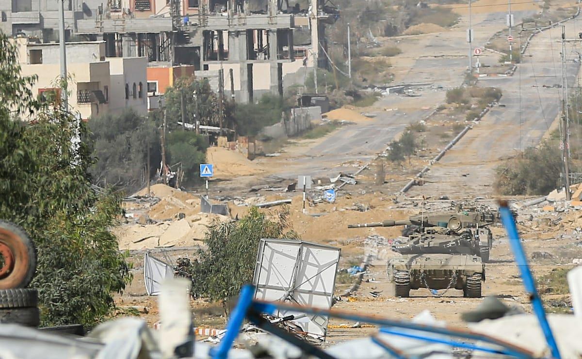 L'artillerie israélienne cible les civils palestiniens en attente d'aide humanitaire dans la bande de Gaza