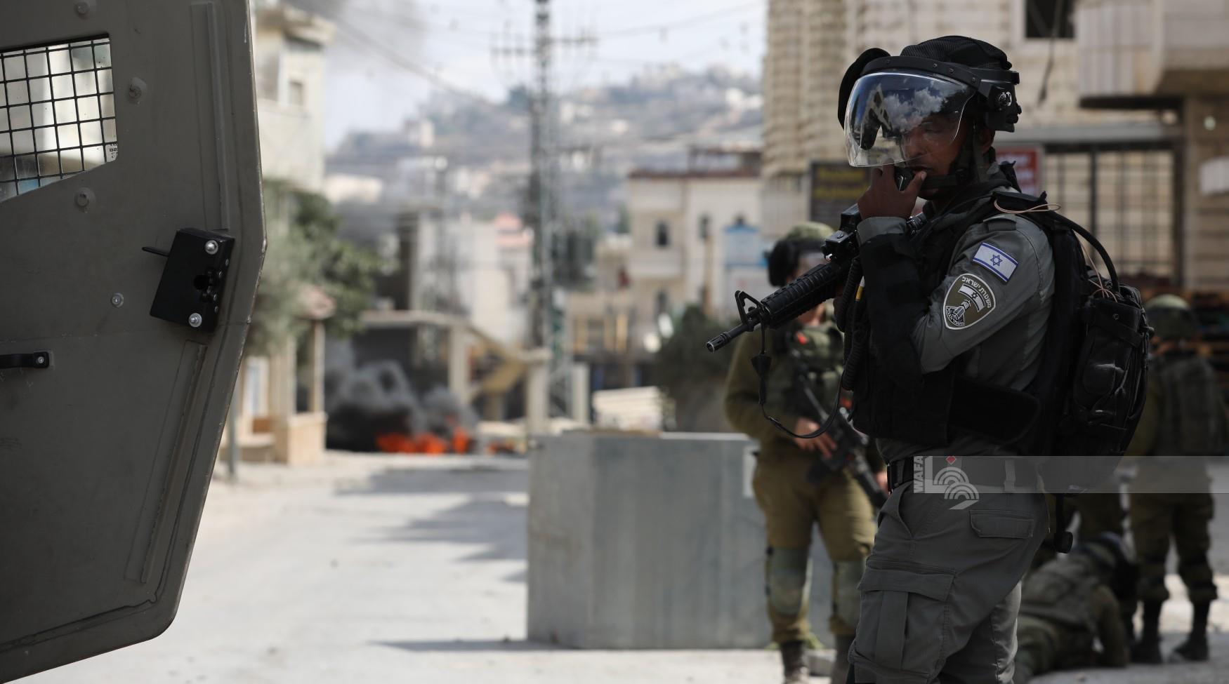 L'armée d'occupation agresse des jeunes palestiniens et attaque plusieurs zones