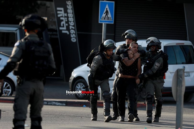 L'armée israélienne occupation arrête des citoyens au sud de Jénine