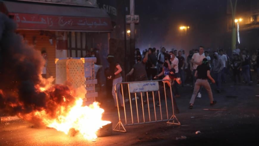 L’armée israélienne arrête 4 Palestiniens lors d’affrontements près d’Hébron