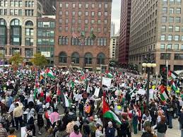 Une manifestation massive au Danemark en solidarité avec le peuple Palestinien et dénonce l'agression de l'occupation