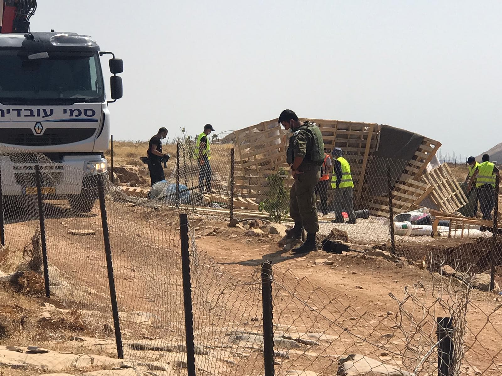 Les forces d’occupation démantèlent  deux serres agricoles à Jérusalem