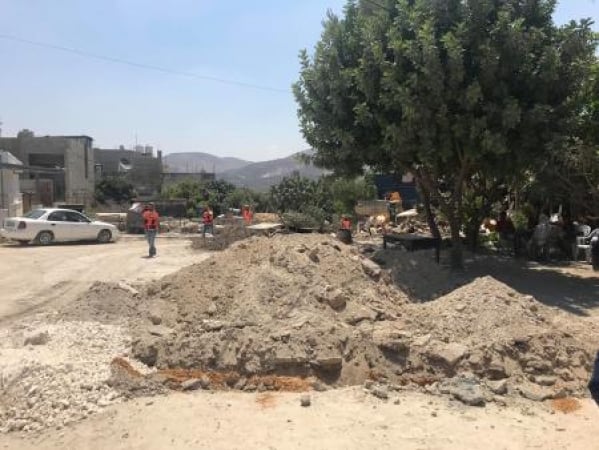 Les forces d’occupation israéliennes arrêtent les travaux de réhabilitation de l'entrée de Sebastia près de Naplouse