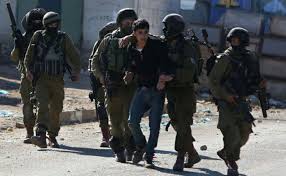 Les forces d’occupation israéliennes arrêtent 13 Palestiniens dont des ex-prisonniers en Cisjordanie occupée  