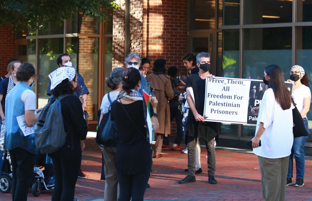 Boston : Un stand de soutien pour les prisonniers palestiniens dans les geôles de l’occupation  