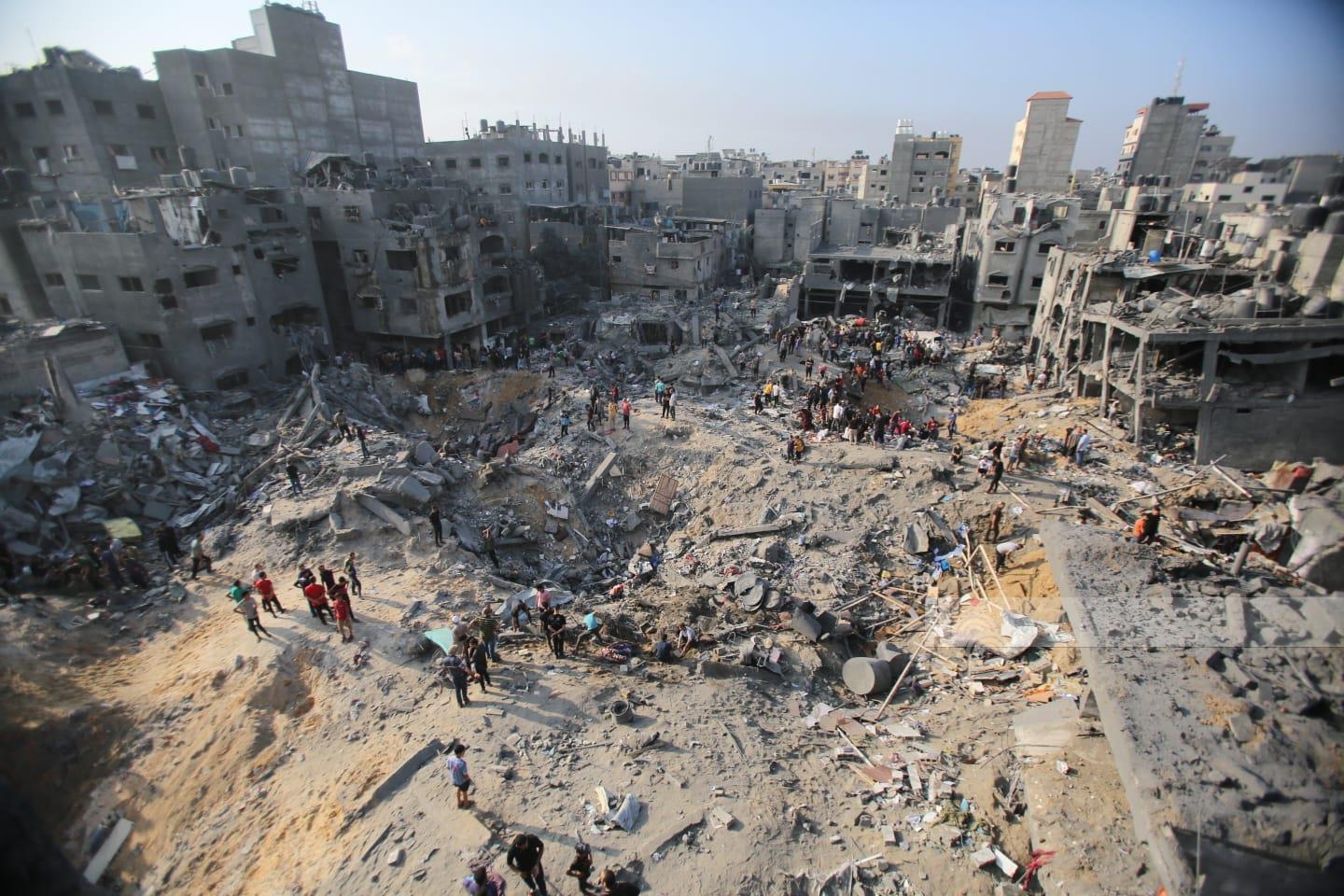 Des avions de combat israéliens frappent plusieurs maisons à Gaza