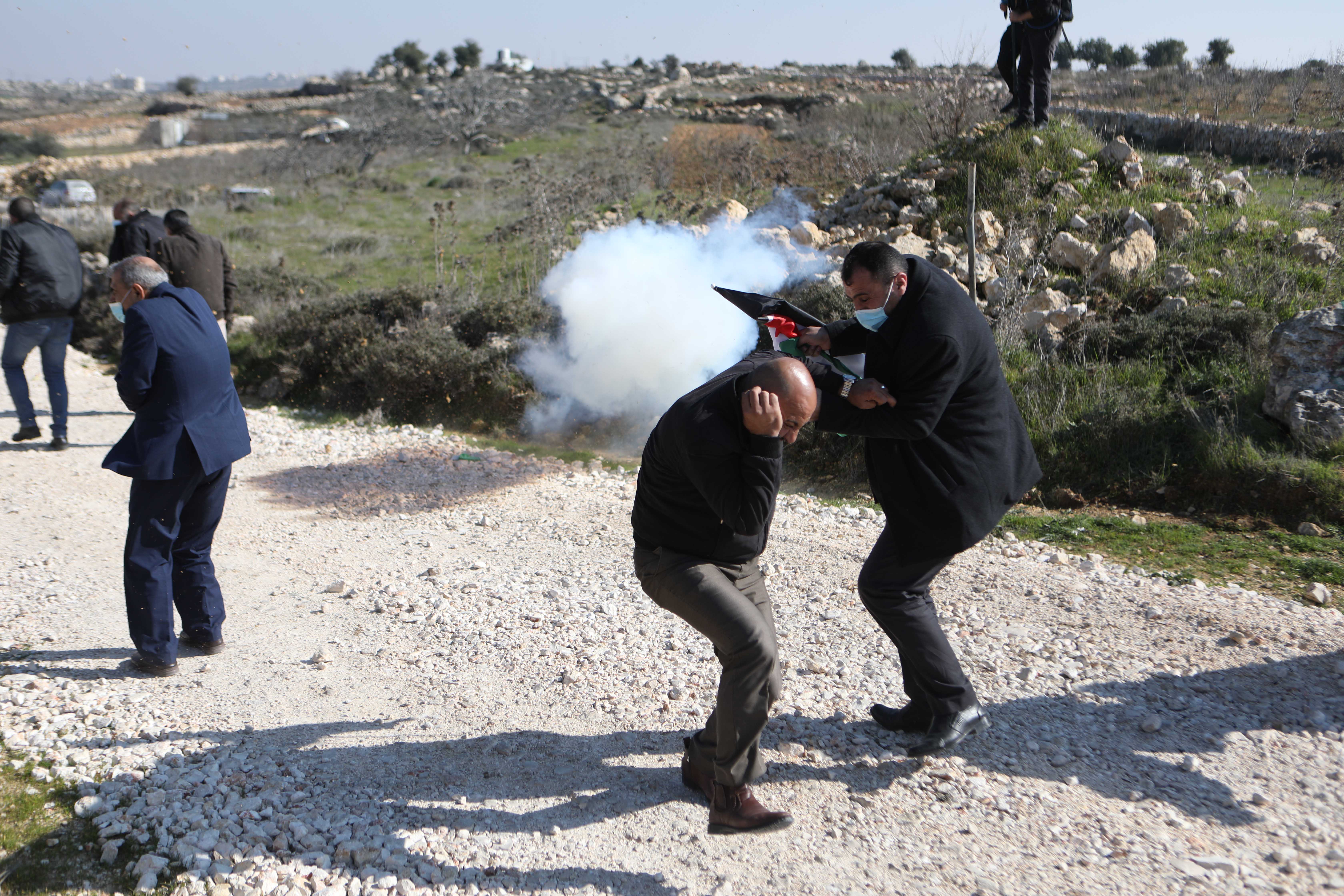 L'armée d'occupation attaque une manifestation hebdomadaire à Beit Dajan
