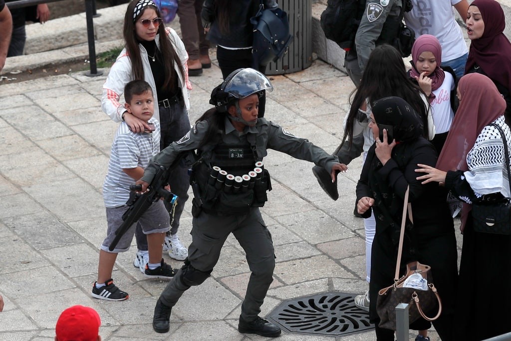 L’armée de l’occupation agresse les citoyens palestiniens à Jérusalem occupée