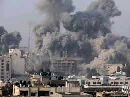 Des martyrs et des blessés suite au bombardement israélien  d’une maison à Deir al-Balah.