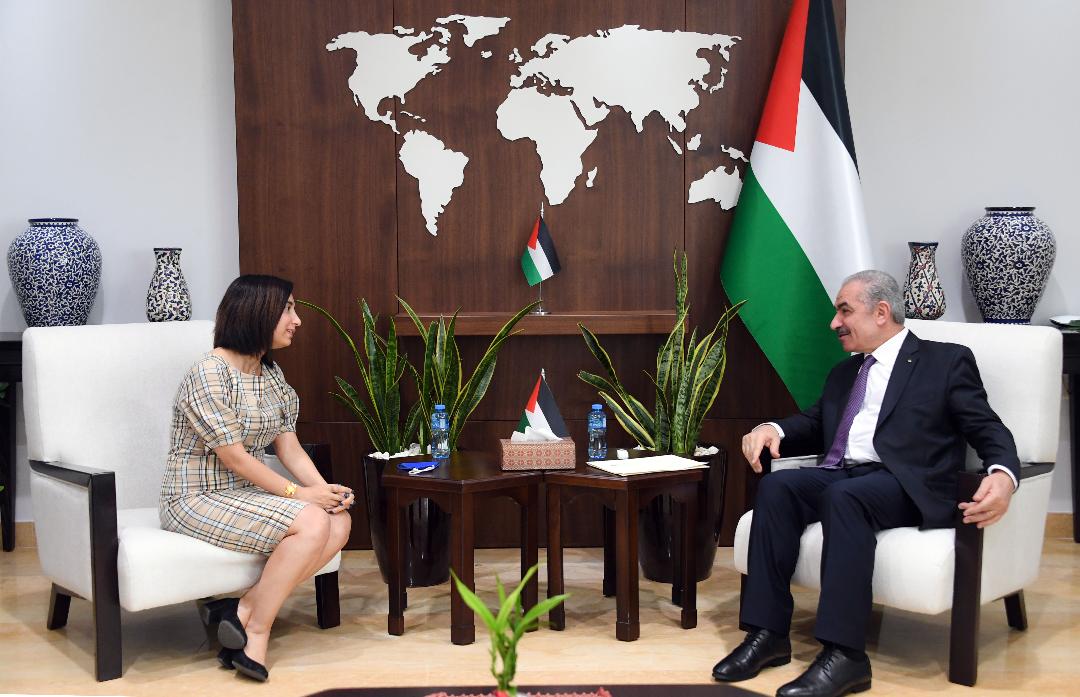 Shtayyeh informe une membre du Parlement européen des derniers développements politiques