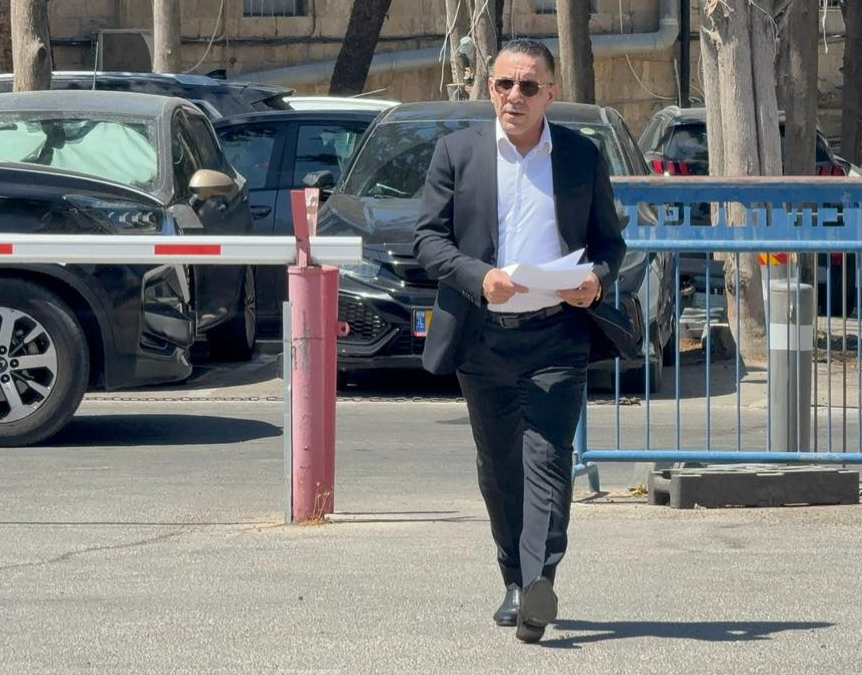 Les services de renseignement de l'occupation appellent le gouverneur de Jérusalem, Adnan Geith, pour enquête 