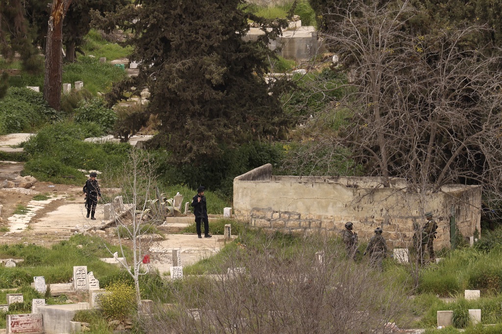 Un jeune homme tombé en martyr à la suite de ses blessures par les balles de l'occupation à Hébron