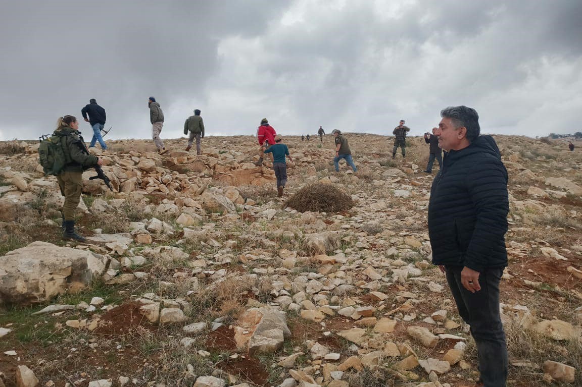 Des colons attaquent un événement condamnant la colonisation et blessent trois Palestiniens à Bethléem
