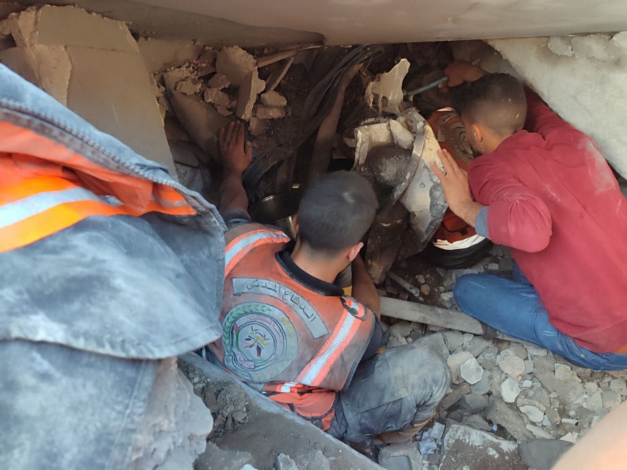 Des dizaines de martyrs et de blessés lors d'une série de raids dans le nord et le centre de la bande de Gaza