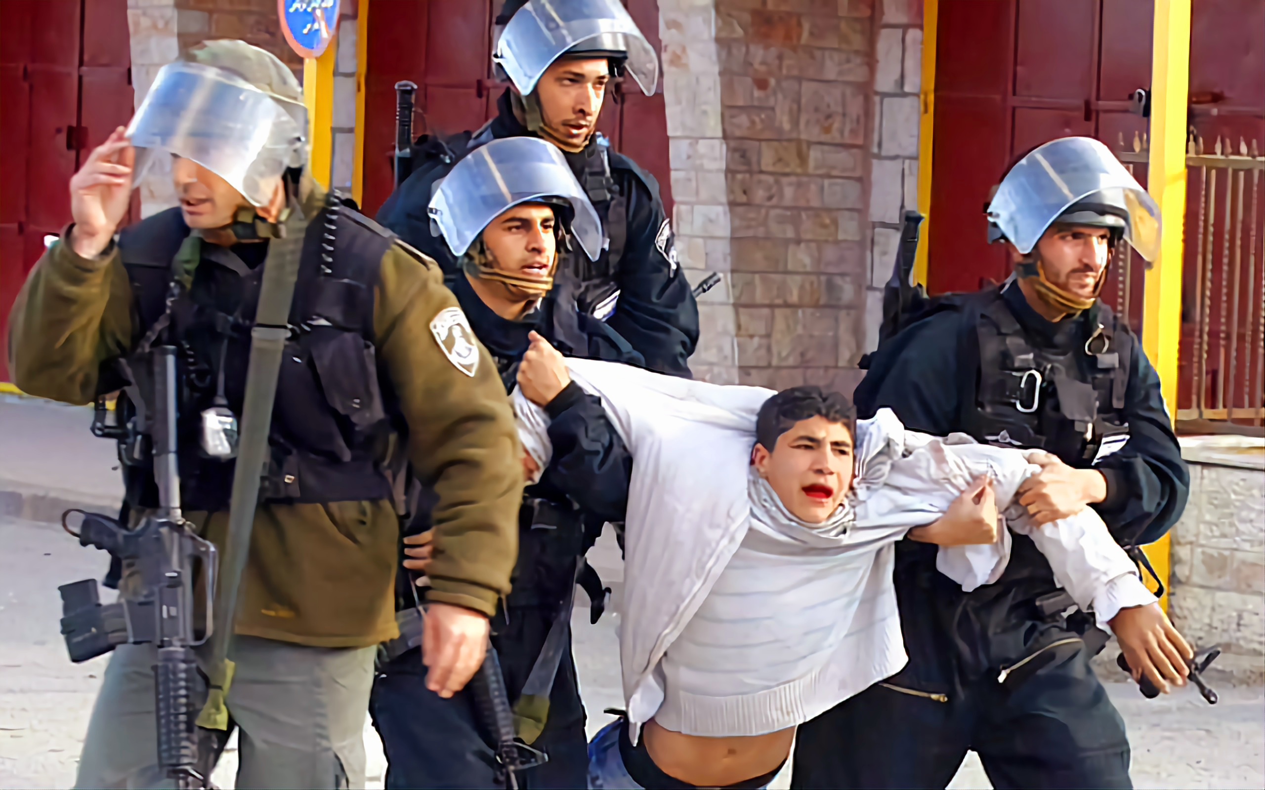 16 Palestiniens capturés par l’armée d’occupation en territoire occupé