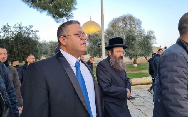 Les condamnations arabes et internationales de la prise d'assaut de la mosquée Al-Aqsa,  se poursuivent