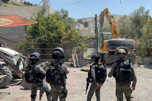 L'occupation notifie d’arrêter la construction dans une habitation dans la Vallée du Jourdain  