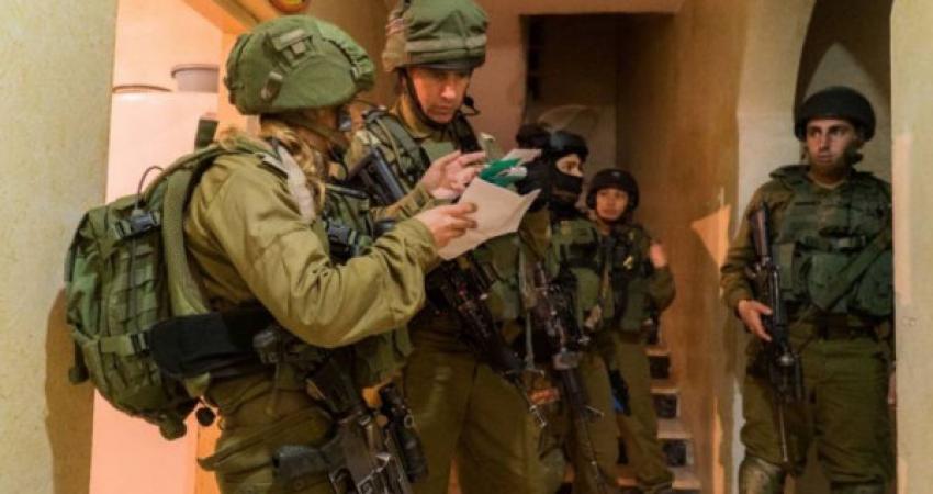 L’armée israélienne fouille plusieurs maisons près d’Hébron