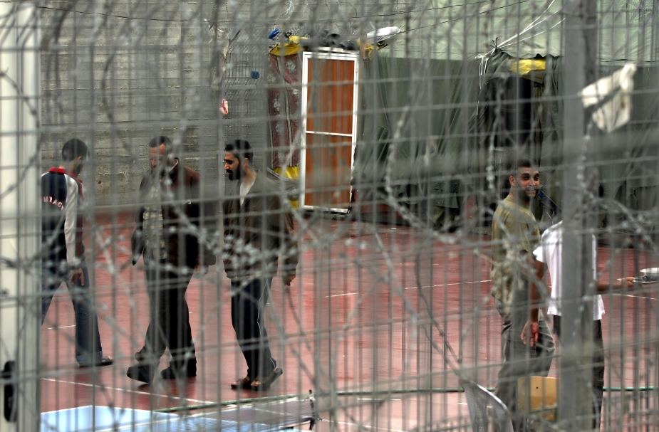 Des prisonniers palestiniens souffrent d'intoxications alimentaires dues à des repas avariés qui leur sont servis 