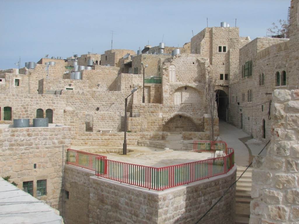 Des colons juifs rasent un quartier historique près de la mosquée Ibrahimi