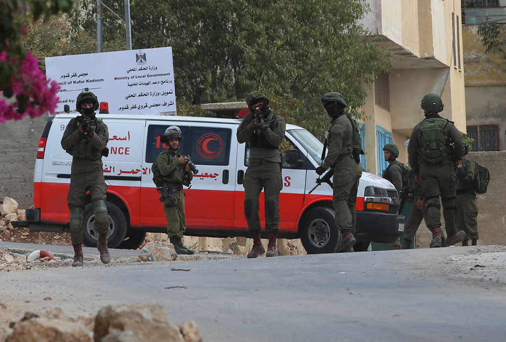 Un jeune homme blessé par balles de l’occupation à Jénine 