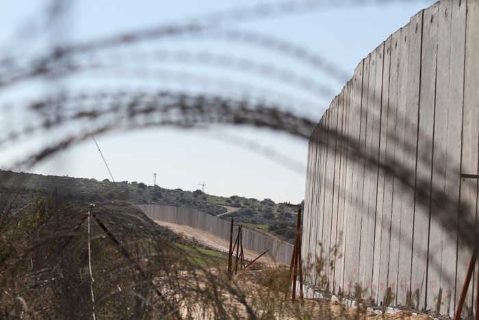 L’armée israélienne blesse par balles un jeune Palestinien en Cisjordanie