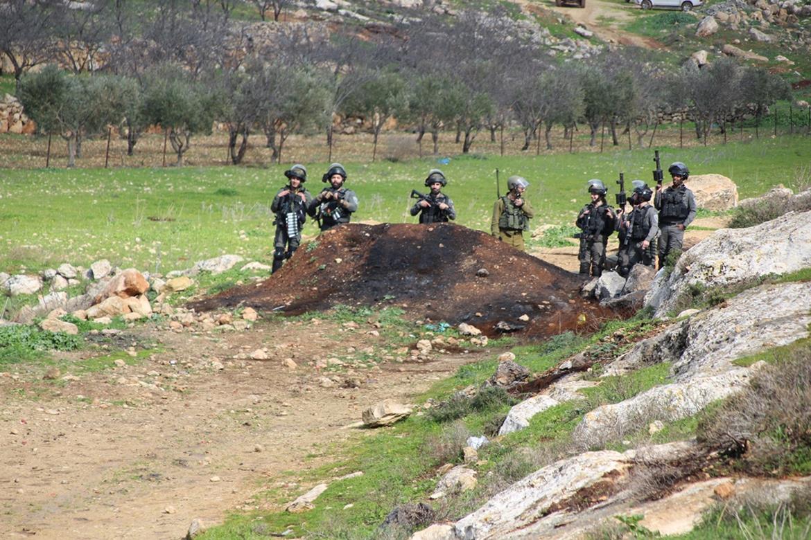 L'armée d'occupation attaque la manifestation hebdomadaire de Kafr Qaddoum 