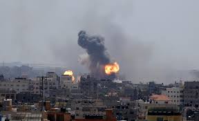 Les bombardements des avions de combat et l'artillerie de l’occupation se poursuivent contre la bande de Gaza