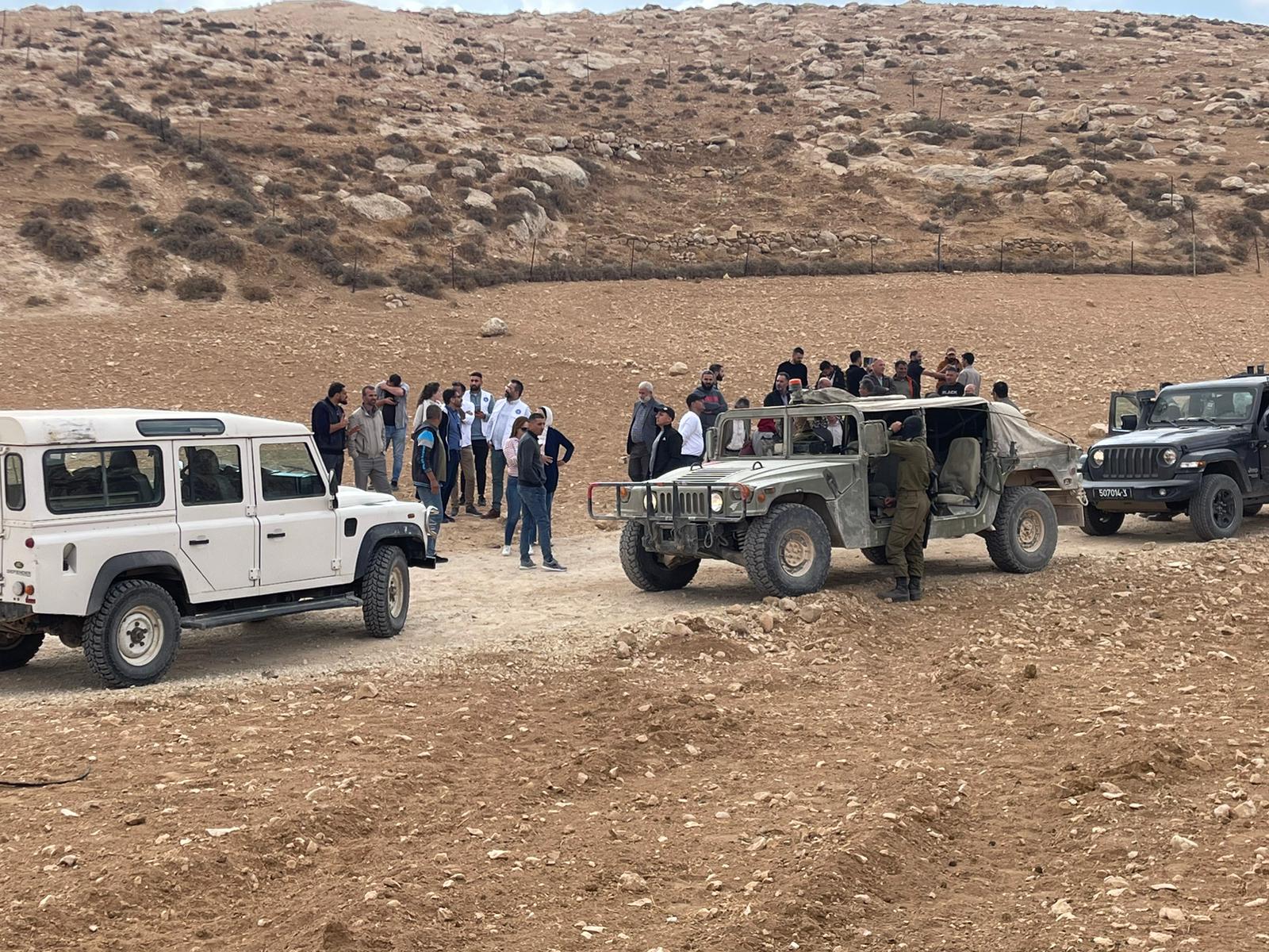 L'occupation israélienne détient une délégation du ministère de l'Éducation à Masafer Yatta