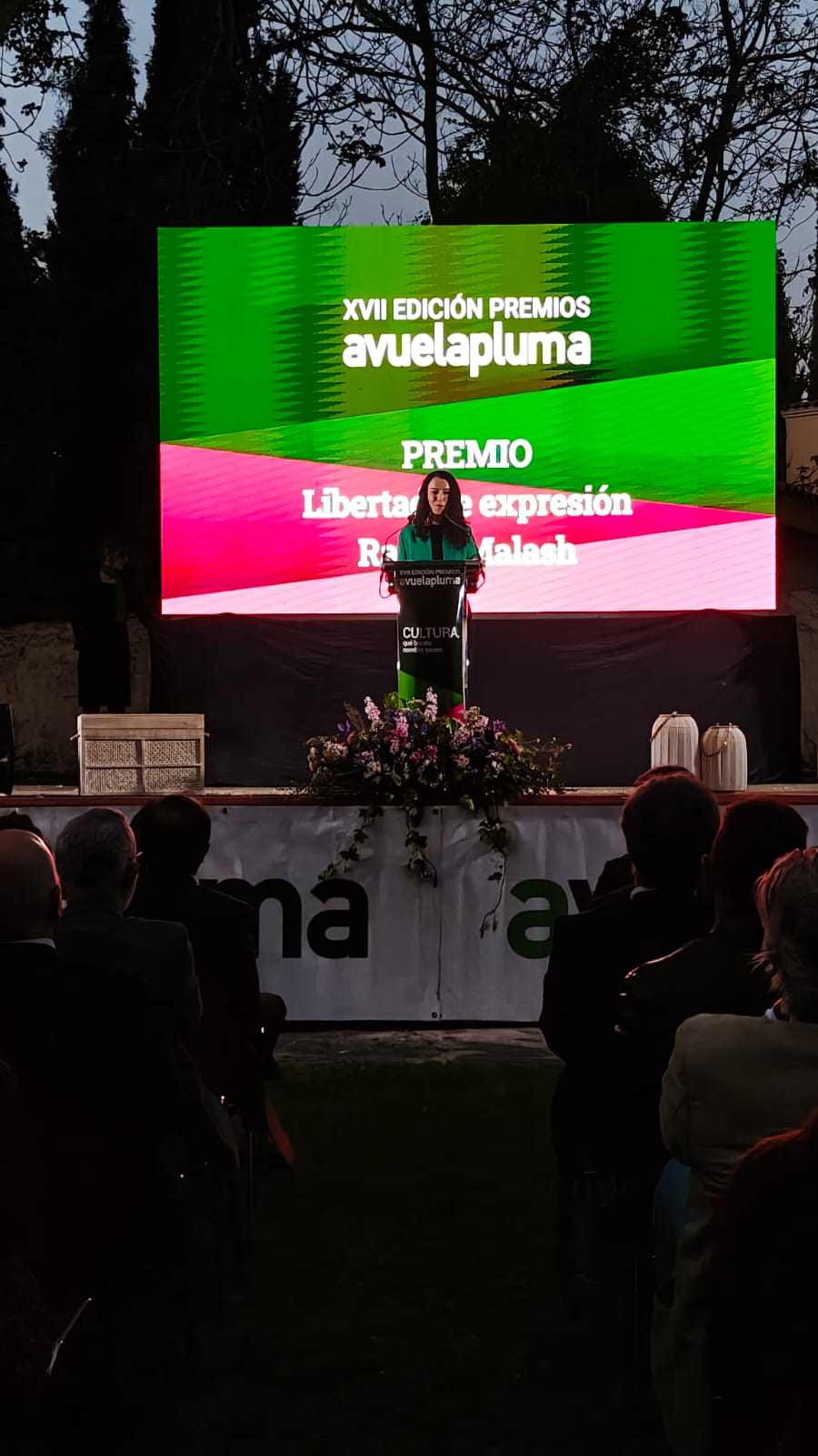 La journaliste palestinienne Razan Malash remporte le prix  « Avuelapluma » pour la liberté d'expression en Espagne