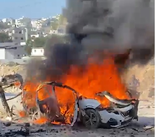 (Mise à jour) Tulkarem : deux civils palestiniens tombent en martyr dans une explosion d’un véhicule par l’armée de l’occupation