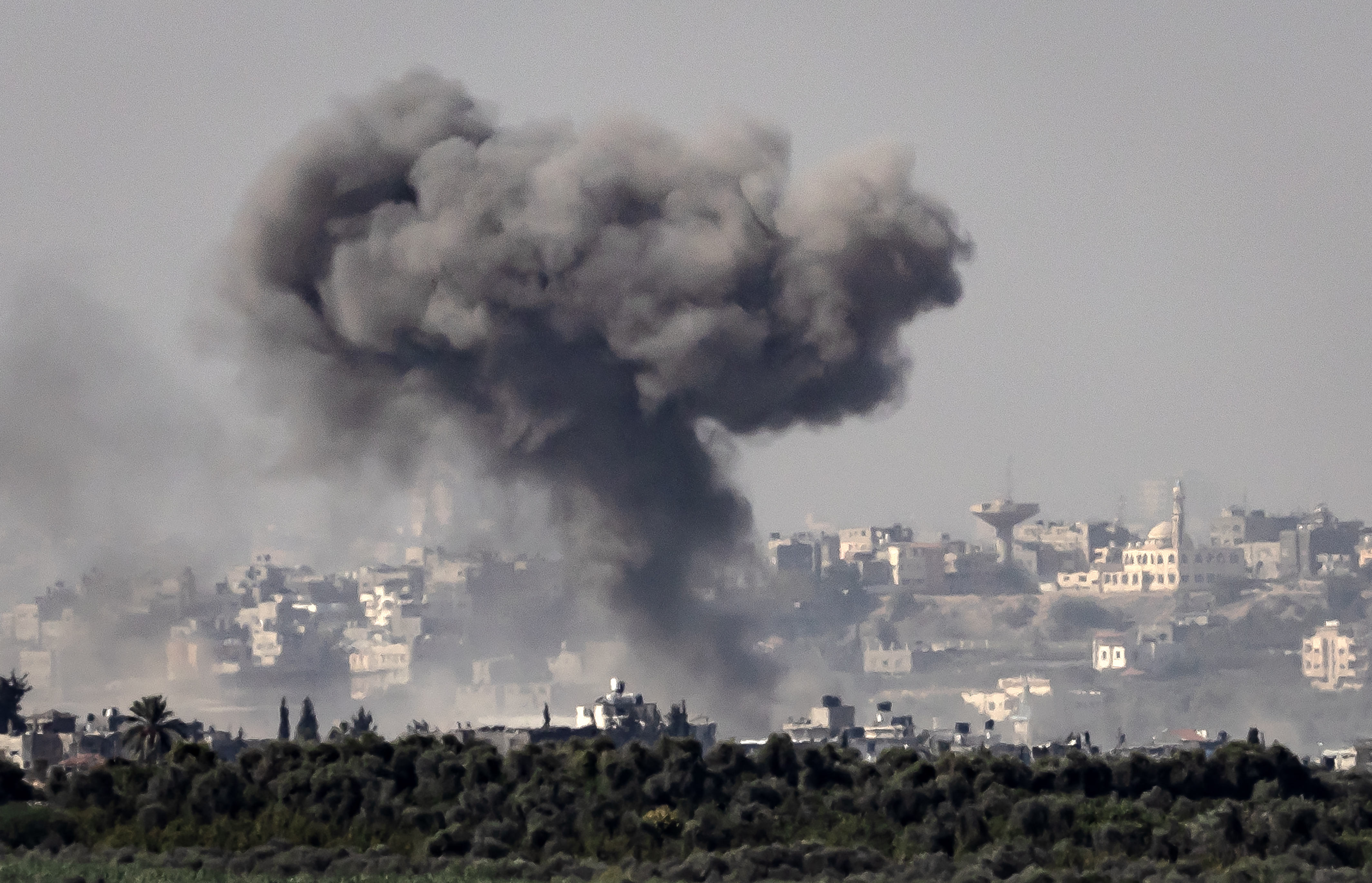 Trois martyrs et deux blessés dans les bombardements d'occupation de la ville de Gaza et de Bureij