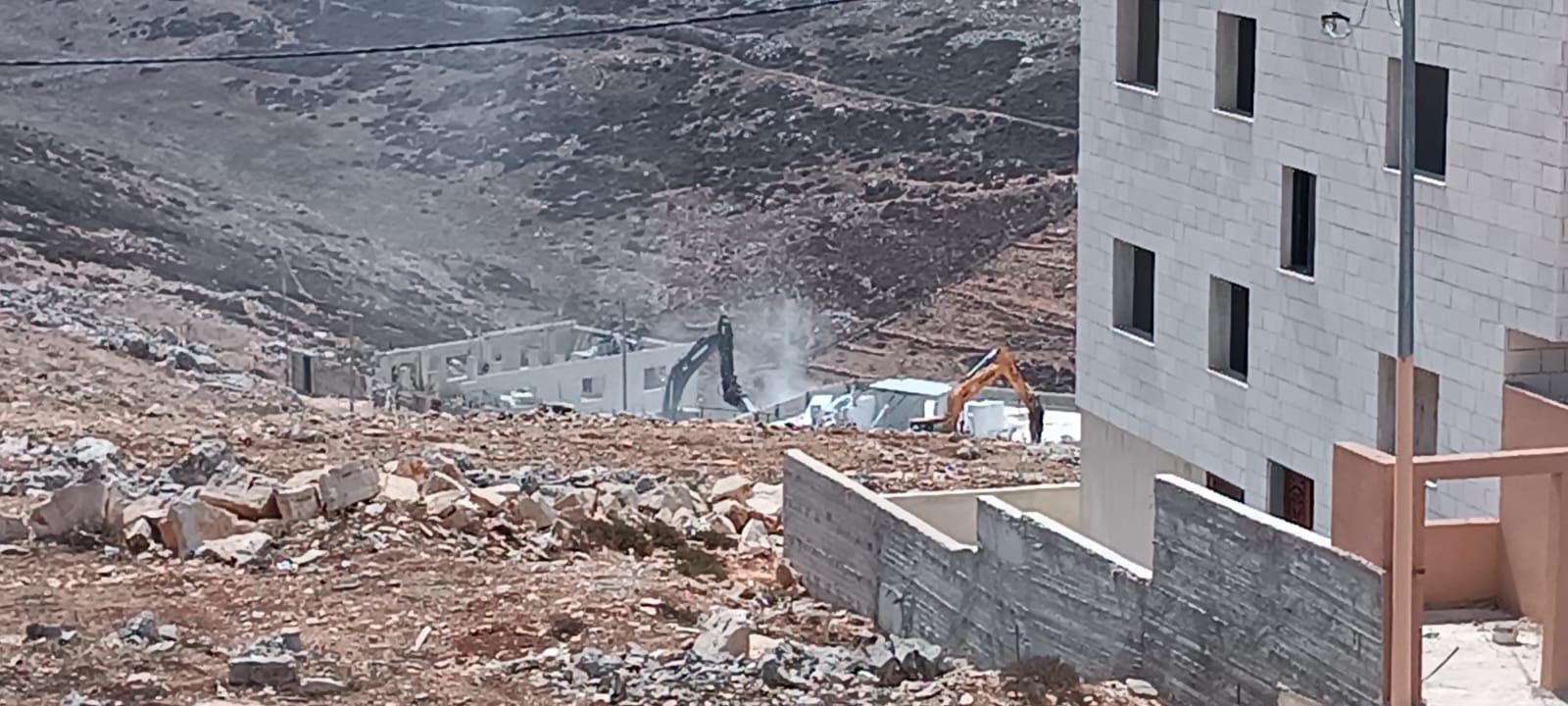 L'occupation commence à démolir deux appartements résidentiels à Naplouse