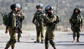 Un jeune homme blessé par balles des forces d'occupation israéliennes au sud de Naplouse.