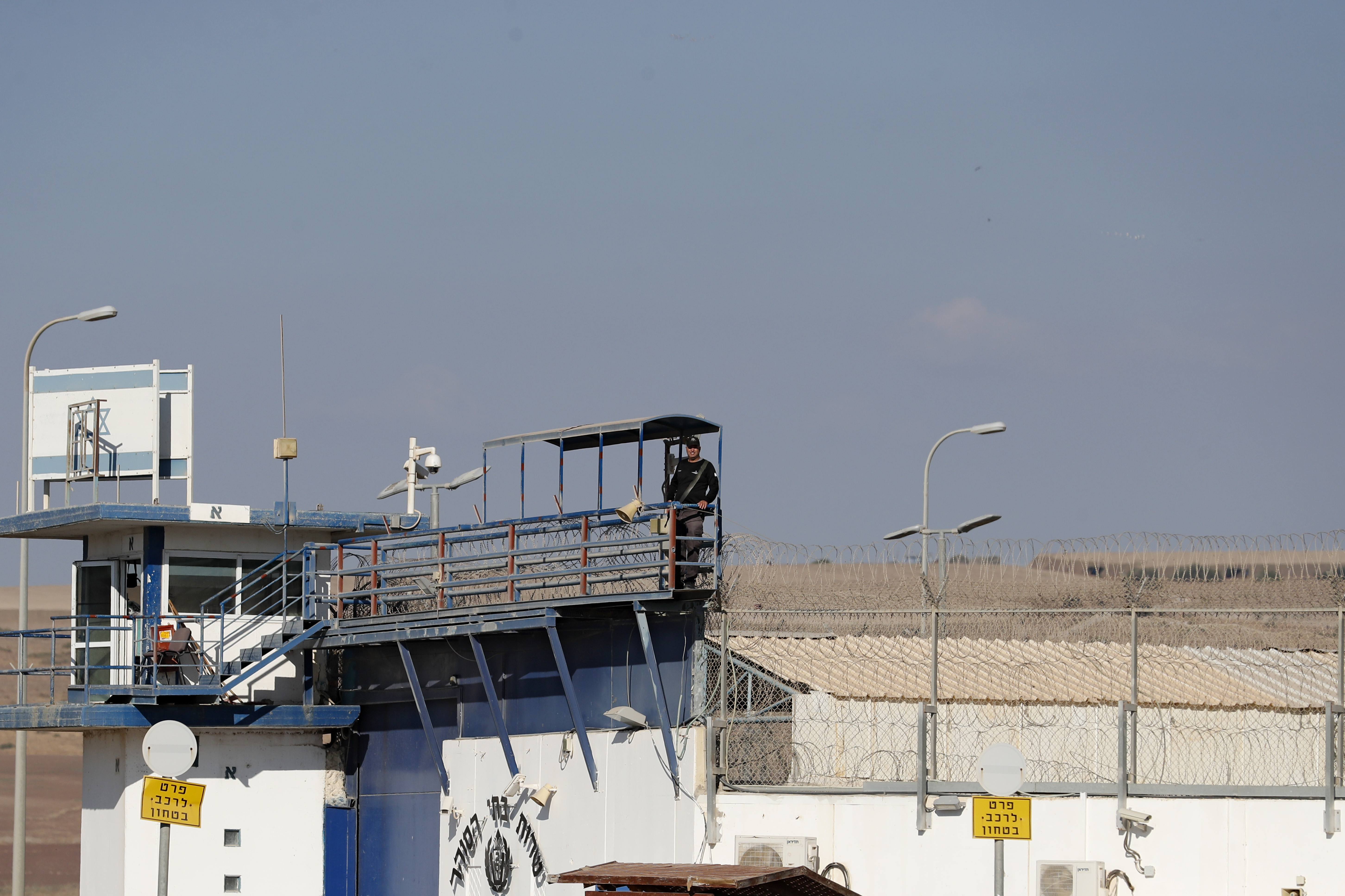 Les détenus palestiniens poursuivent leur lutte pour le 24ème jour contre les nouvelles règles pénitentiaires répressives