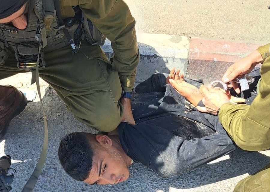 Un jeune palestinien agressé par les soldats d'occupation à Huwwara 