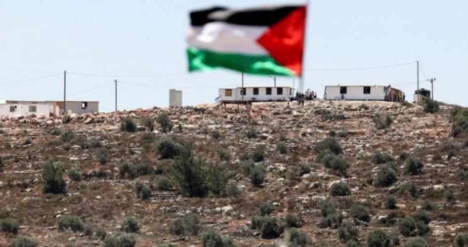 Des militants israéliens contre l'occupation manifestent près de l'avant-poste colonial d'"Avitar"