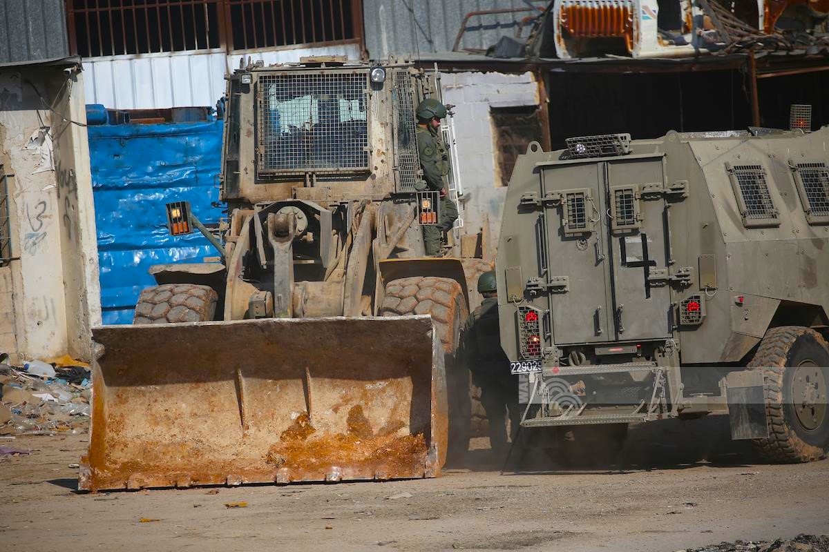 L'armée d'occupation démarre la destruction de la rue du marché au sud de Tubas