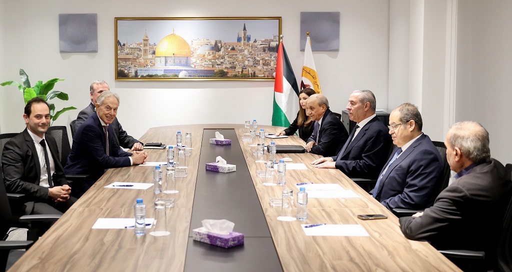 Al-cheikh discute avec Blair des derniers développements suite à la résolution du Conseil de sécurité de l'ONU.