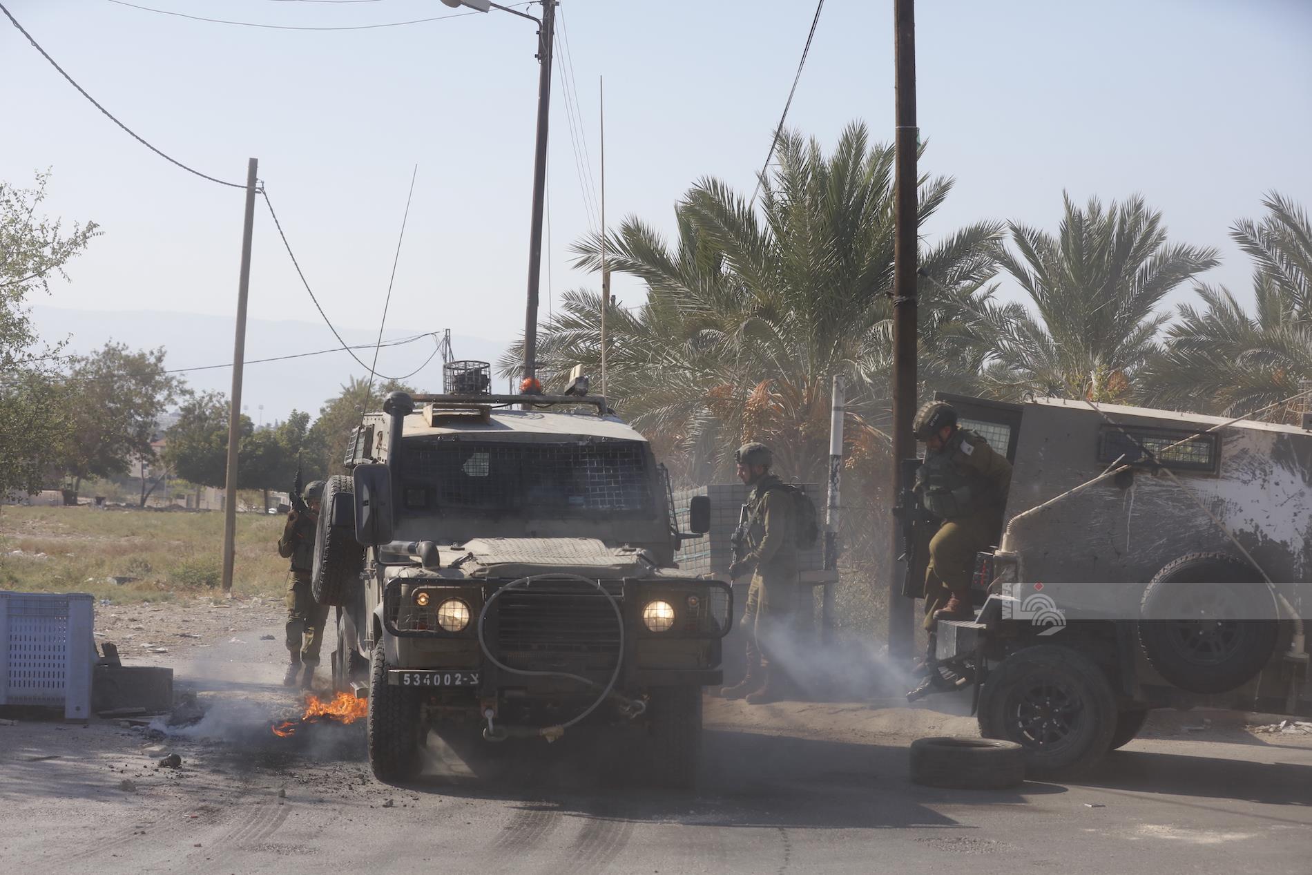 Des Palestiniens blessés pendant une incursion militaire israélienne sur le camp de Tulkarem