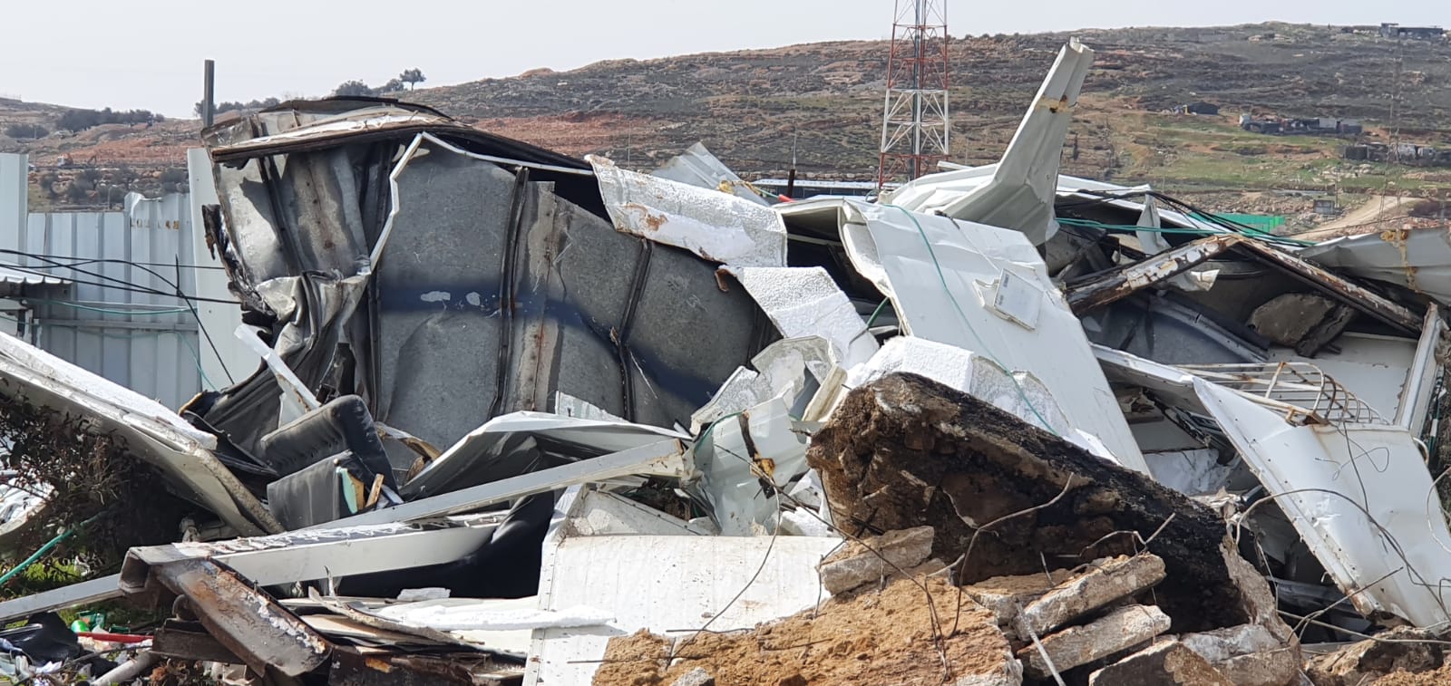 Les forces israéliennes détruisent deux installations résidentielles dans le nord de la vallée du Jourdain