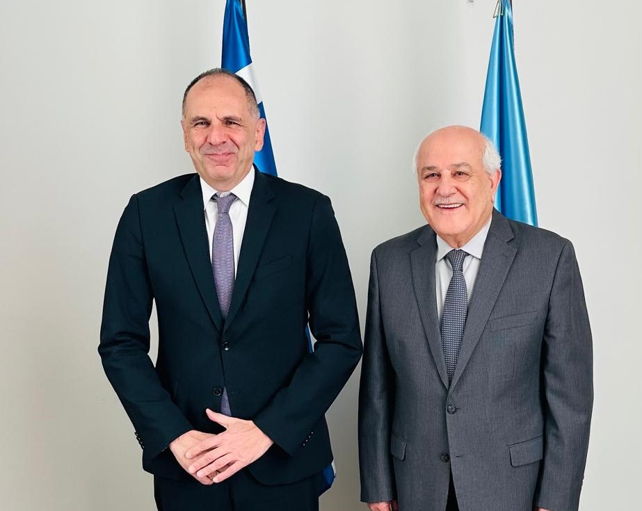 Mansour s'entretient avec le ministre grec des Affaires étrangères au Conseil de sécurité
