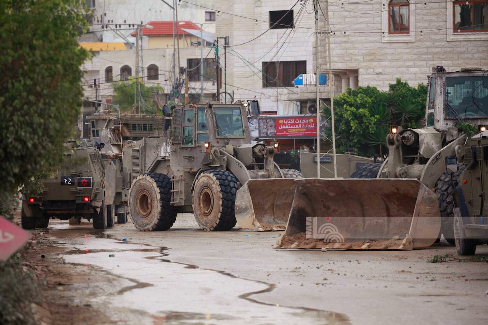 Tulkarem : les forces israéliennes intensifient leurs attaques, déplacent des familles et détruisent des infrastructures