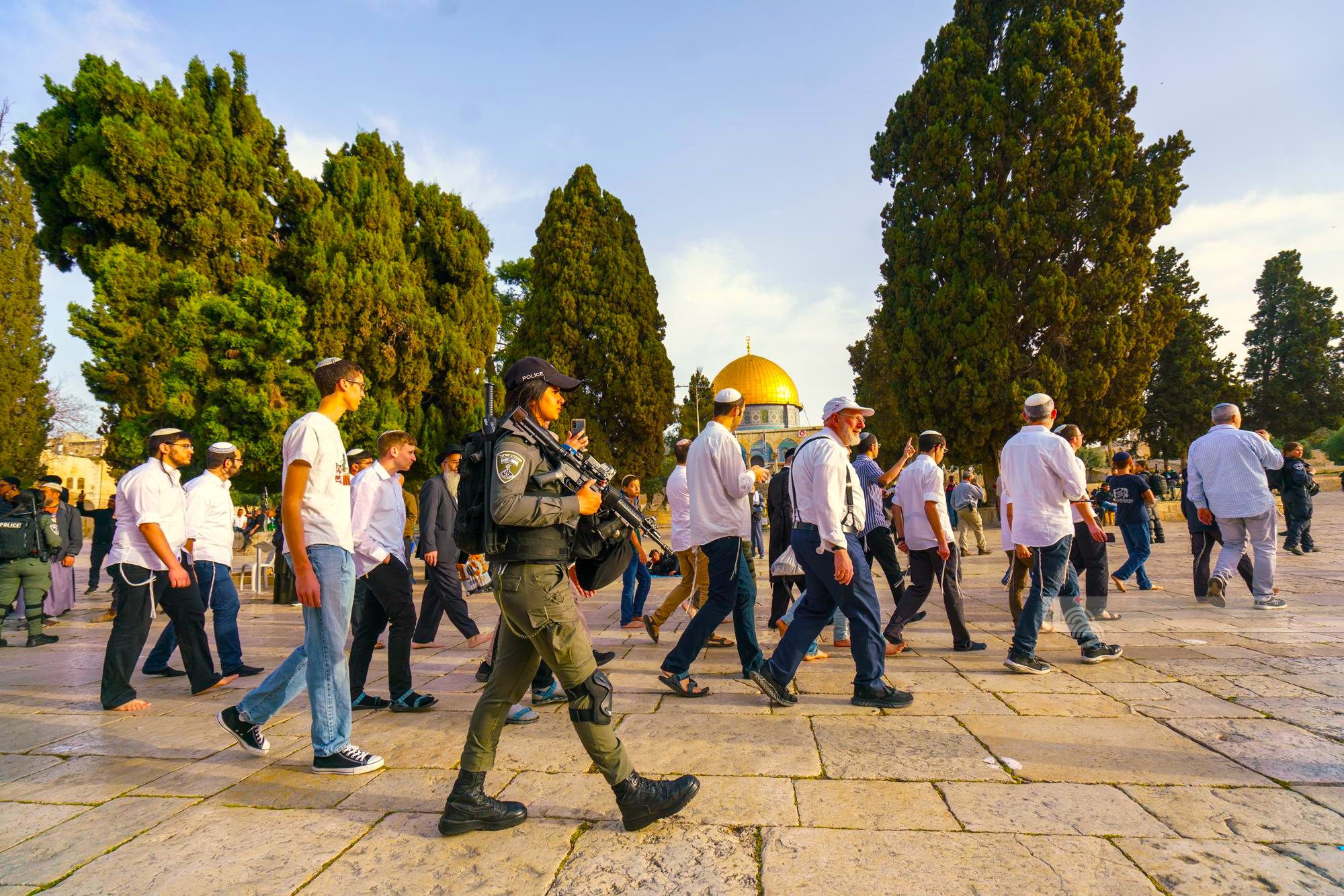 Entrée par effraction par des dizaines de colons dans la mosquée d’Al-Aqsa 