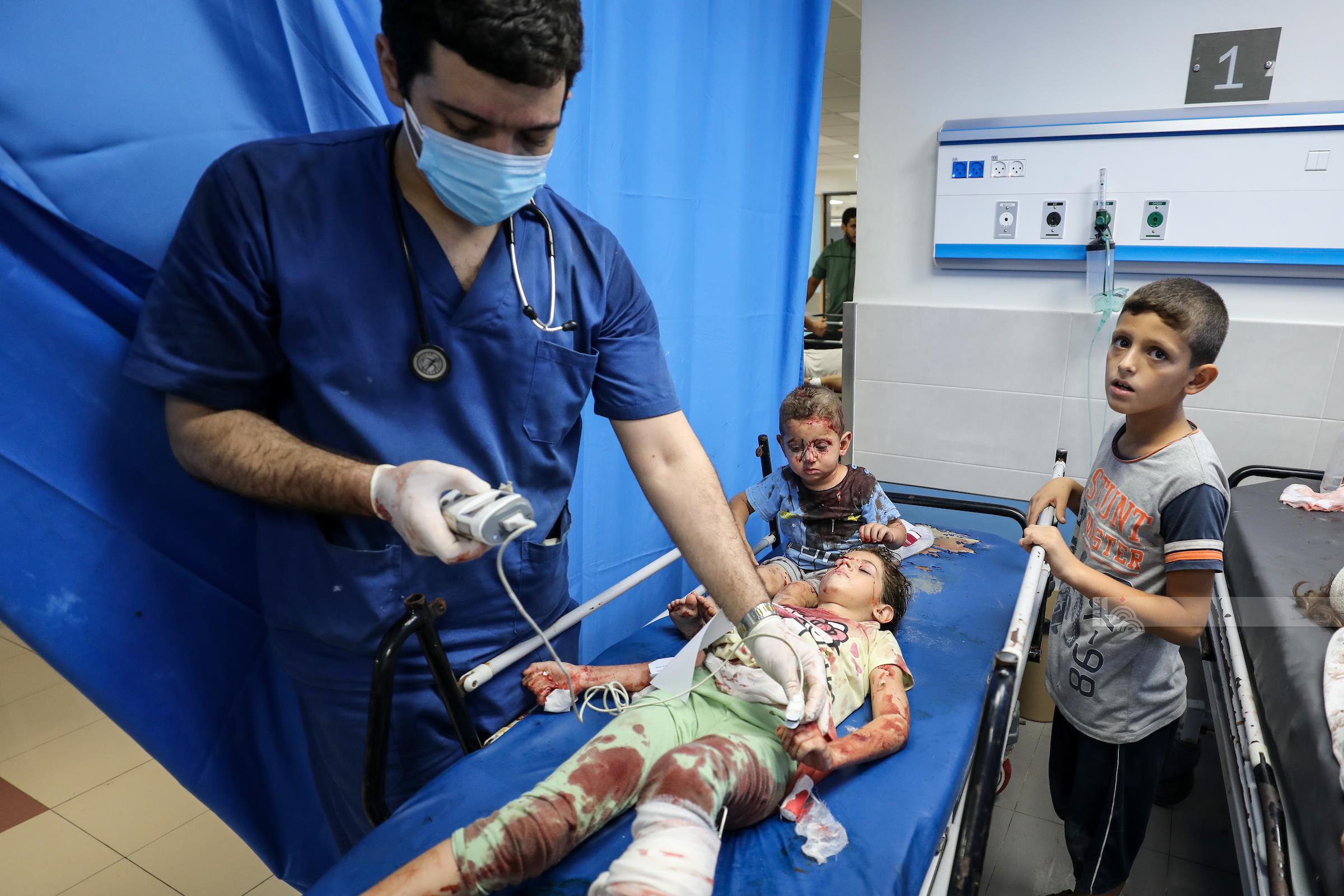 7 enfants tombés en martyr dans un bombardement israélien contre le camp de Bureij au centre de la bande de Gaza