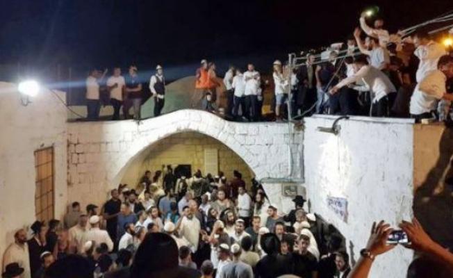 Des colons israéliens prennent d'assaut le Tombeau de Yousef à Naplouse